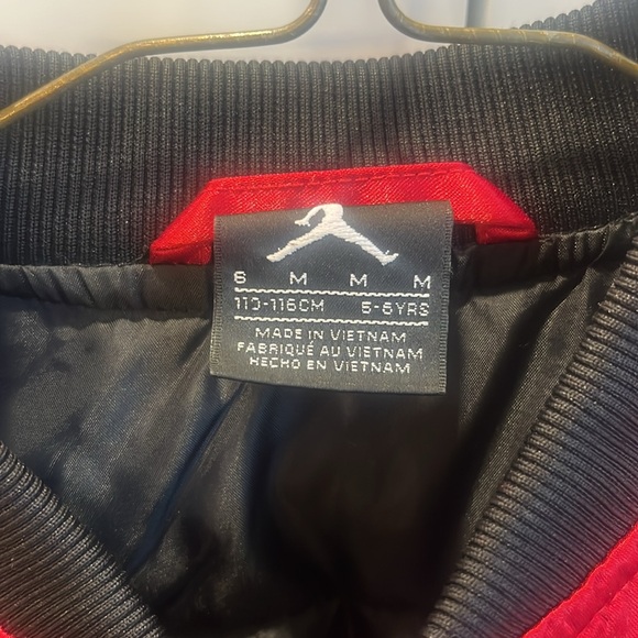 Kids Jordan light weight jacket - Picture 2 of 3